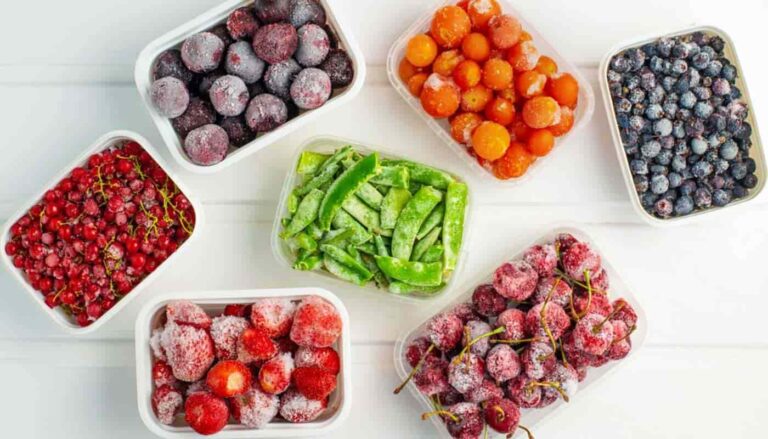 Заморозка ягод, как правильно — в чем замораживать